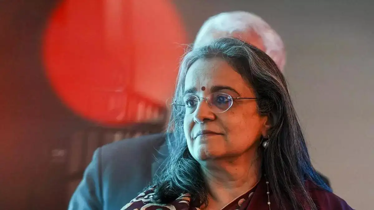 செபி முன்னாள் தலைவர் மீதான பங்குச் சந்தை மோசடி வழக்கு விசாரணை
