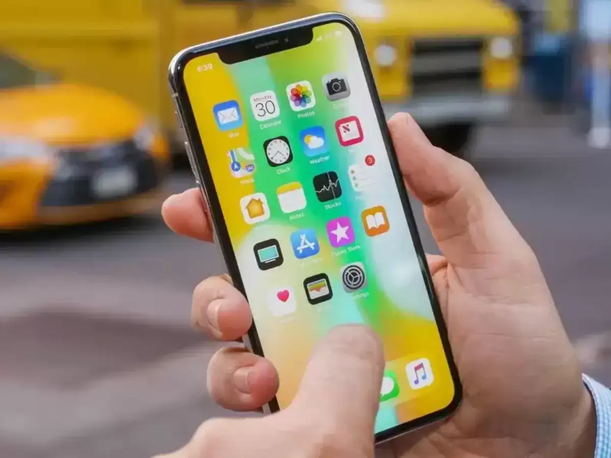 iPhone में सुरक्षा खामी: ऐप्पल ने AirPlay फीचर को तुरंत बंद करने को कहा।