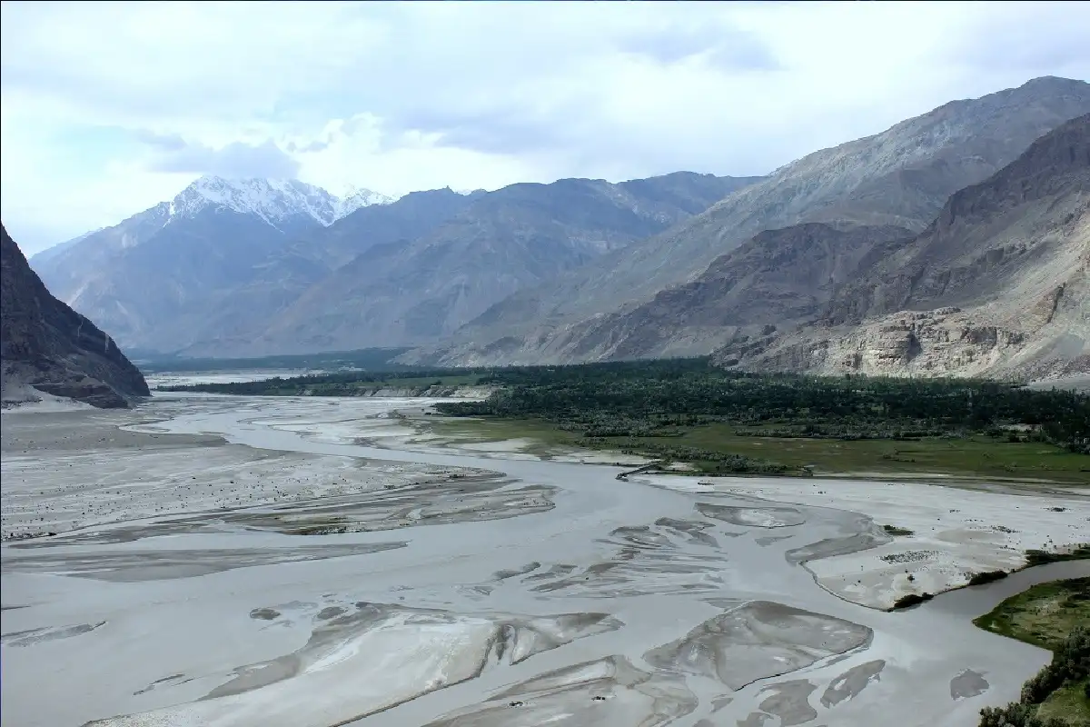 अफ़ग़ानिस्तान ने पाकिस्तान को जाने वाले पानी को रोकने का ऐलान किया है।
