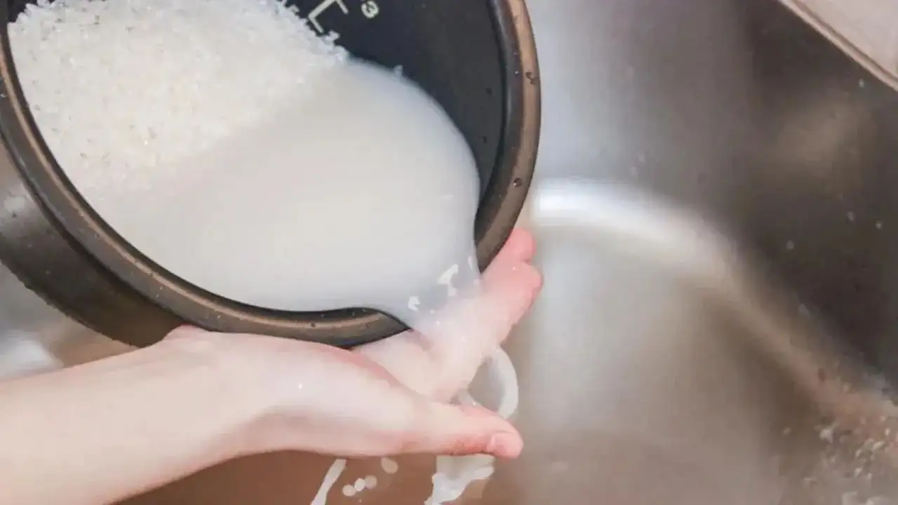 চাল ধোয়ার পানি: কোরিয়ান স্কিন বিউটির রহস্য