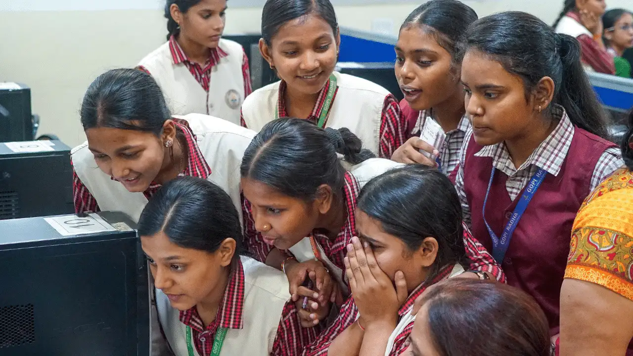 പ്ലസ് ടു ഫലം 2025: പുനർമൂല്യനിർണയം, സൂക്ഷ്മപരിശോധന