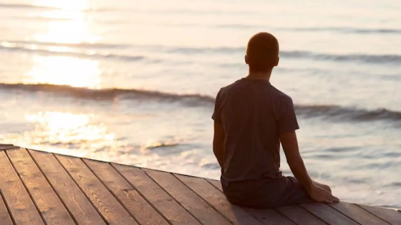 मानसिकदृष्ट्या मजबूत होण्यासाठी सोप्या टिप्स जाणून घ्या.