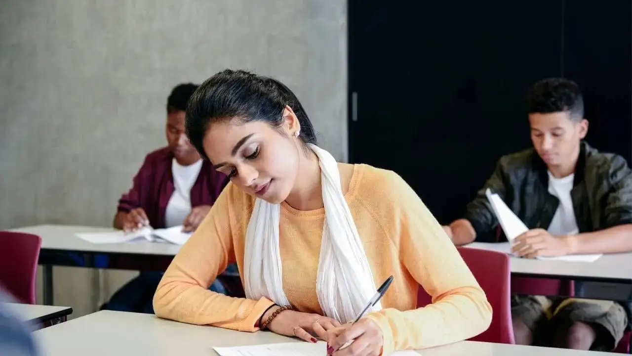 JEE मेन २०२५ सेशन १ परीक्षेची तारीख जाहीर झाली आहे.