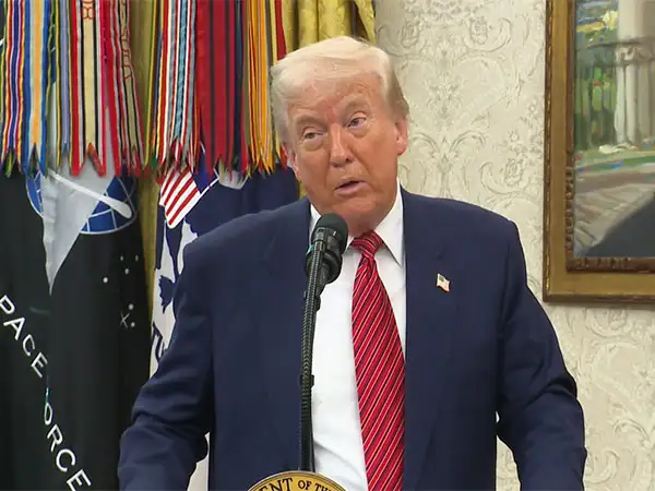 Trump threatens 50% EU tariffs during US-EU trade talks.