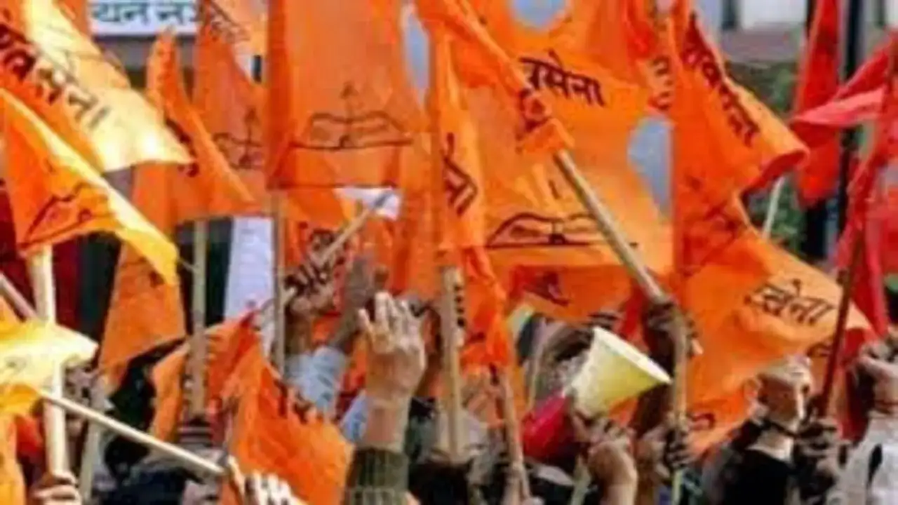 शिंदे गटातील शिवसेनेत माजी नगरसेवकांचा प्रवेश वादग्रस्त