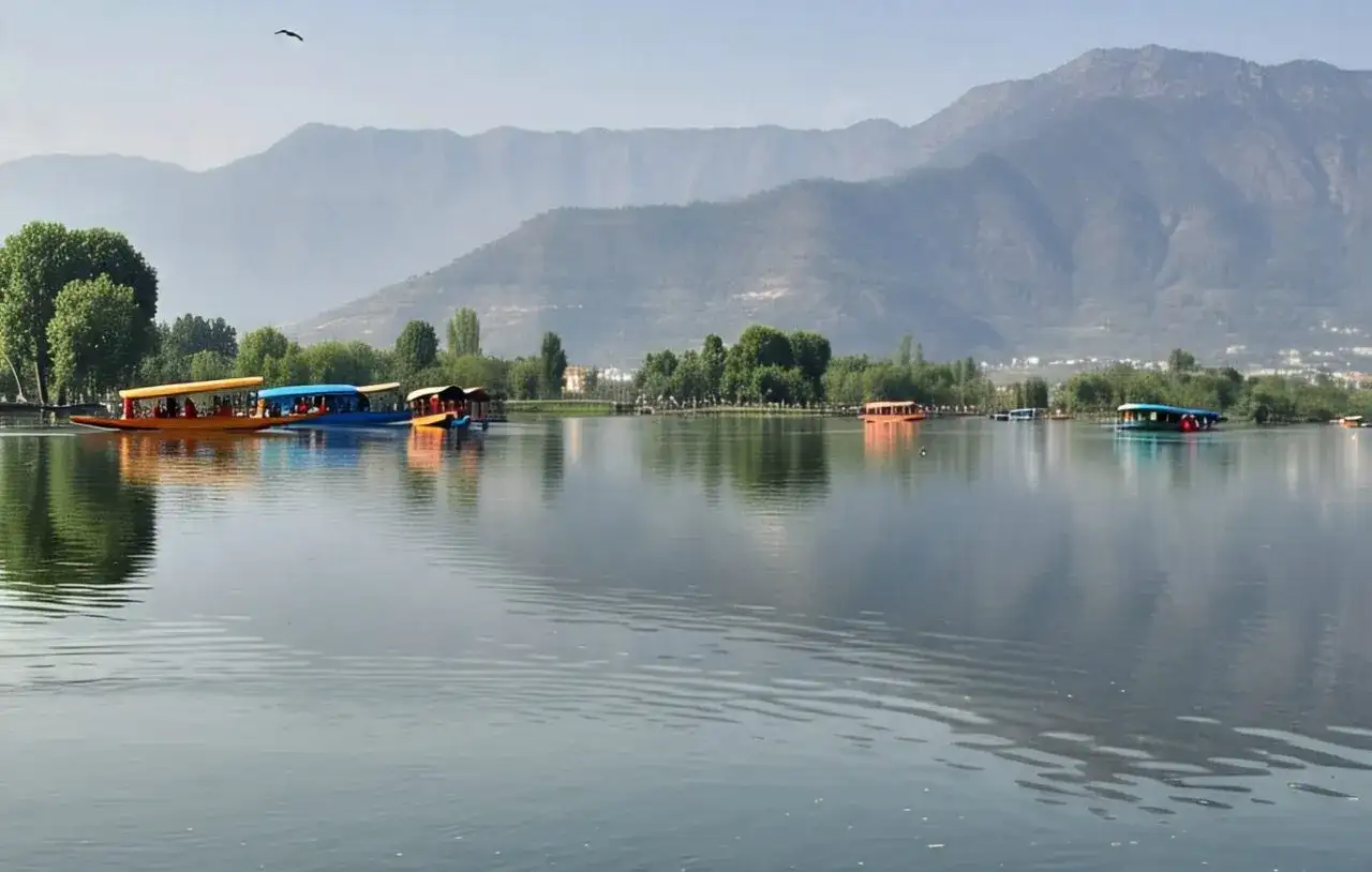 Kashmir's tourism resurgence in 2024 and early 2025, despite setbacks.