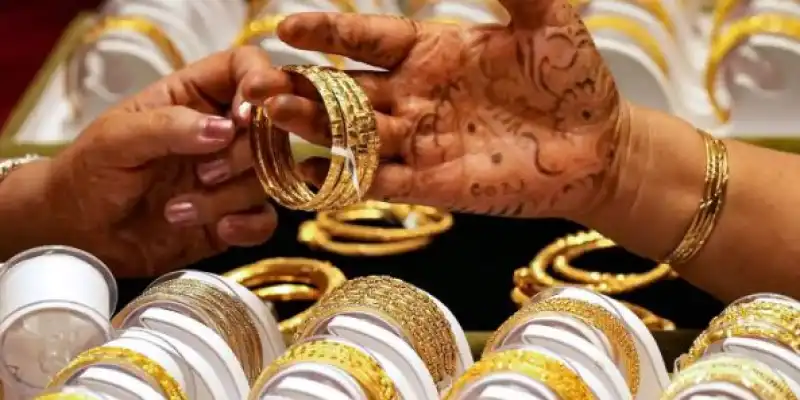 সোনার দাম ৮৫,০০০ টাকায় নামতে পারে: আমেরিকা-চীন কারণ