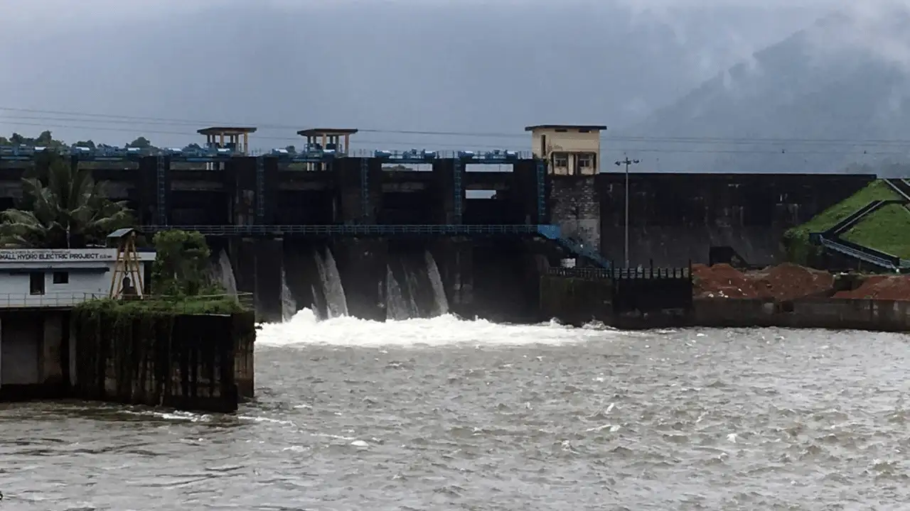 മലങ്കര ഡാം തുറന്നു;  മഴ ശക്തമായതിനെ തുടർന്ന് മുന്നറിയിപ്പ്
