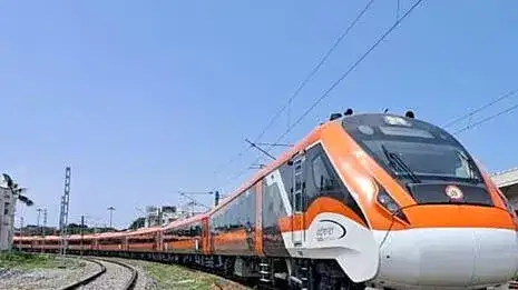 വന്ദേഭാരത് എക്സ്പ്രസ്സിന്റെ സീറ്റ് സംഖ്യ ഇരട്ടിയാക്കുന്നു; യാത്രക്കാർക്ക് സന്തോഷവാർത്ത